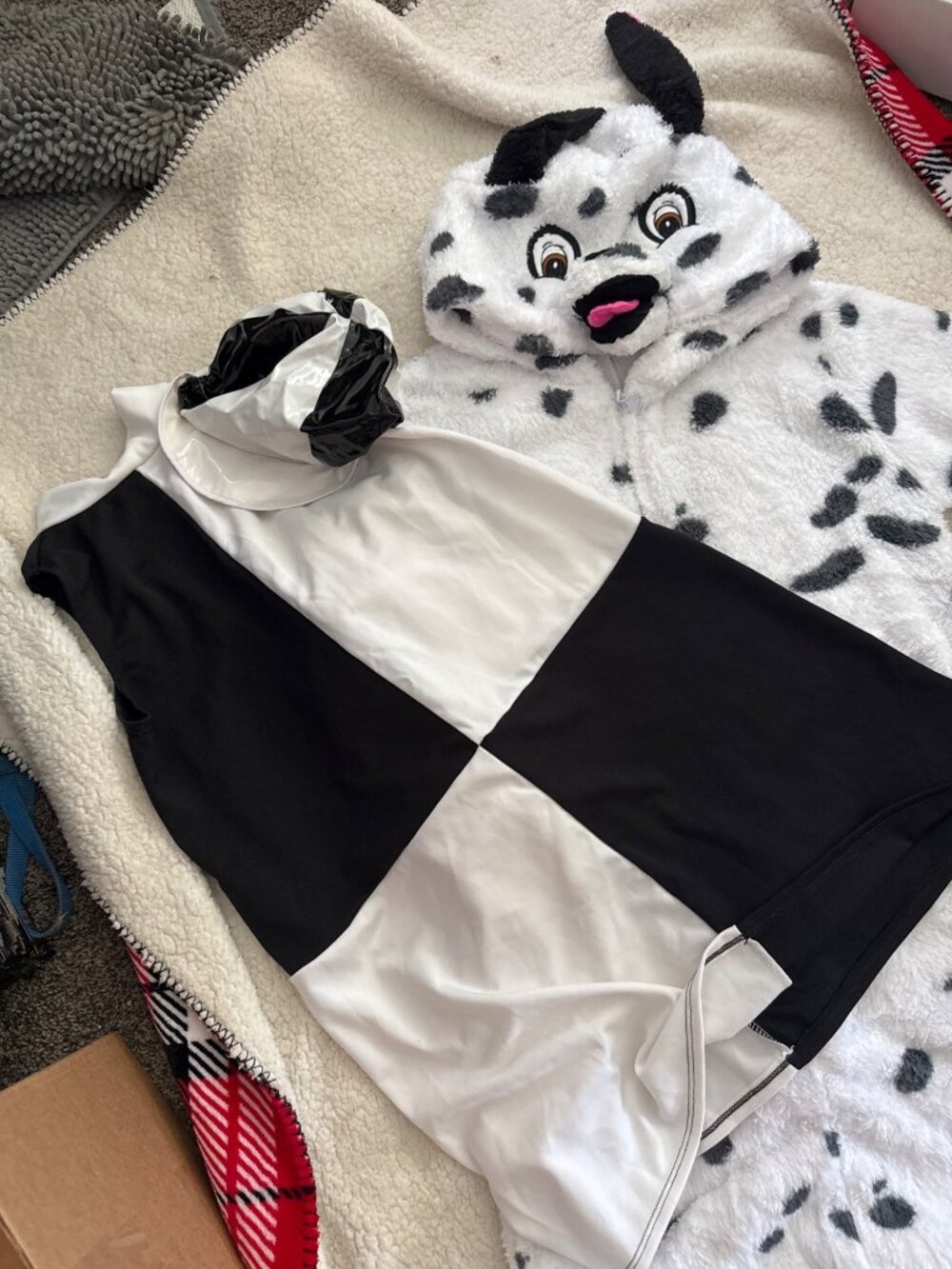 Halloween 101 Dalmatian Couple Costume Small Cruella de Vill with hat